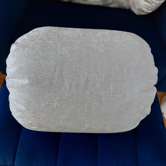 DIY White Fabric Royal Blue Beads Tufted Bling Bling Buttons Round Pillow Decor - Picture 3 of 7